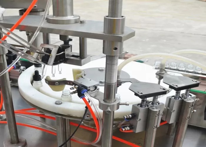 Maszyna do napełniania butelek z kroplomierzem serwomotoru